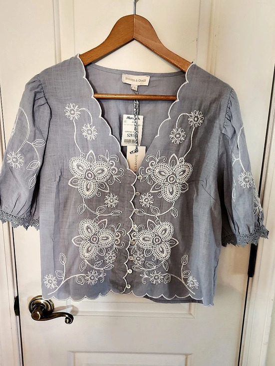 Jennifer & Grace Tops - Jennifer & Grace Embroidered Floral Blouse in Blue & White Large